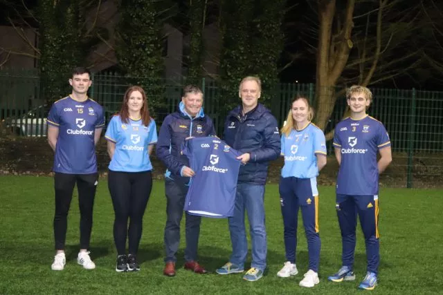 John O’Mahony is pictured below receiving the sponsored jerseys from Warren Healy, Registrar of the club and Founder of Clubforce with (left to right) Sean Burke (Senior Hurling), Aisling Griffin (Camogie), Siobhan Divilly (Multiple Sports) and William Finnerty (Football).